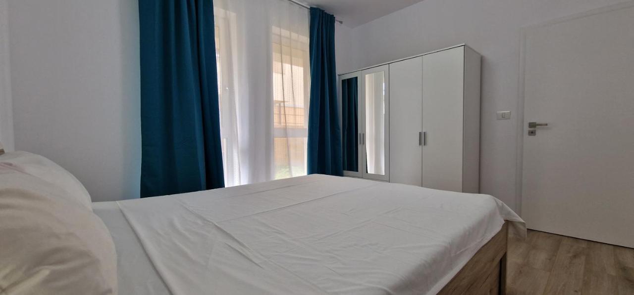 Visaj Homes Giroc Buitenkant foto