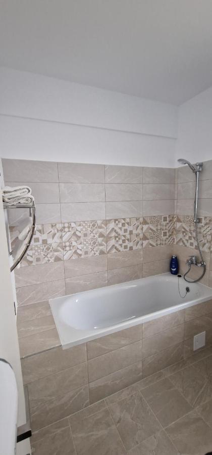 Visaj Homes Giroc Buitenkant foto