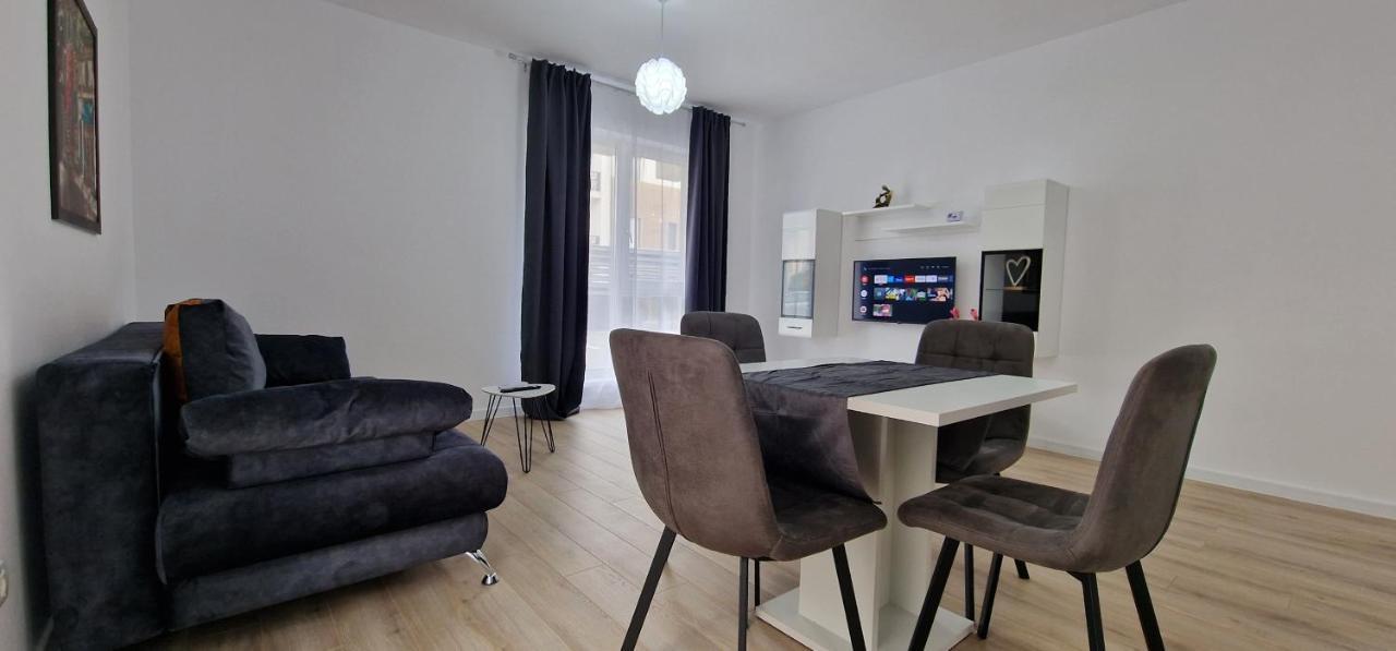 Visaj Homes Giroc Buitenkant foto